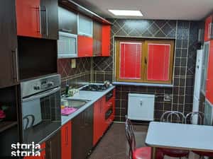 Proprietar, inchiriez 3 camere cu 2 bai