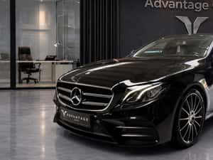 Mercedes-Benz E 200 d - Echipat cu pachet exterior AMG Line