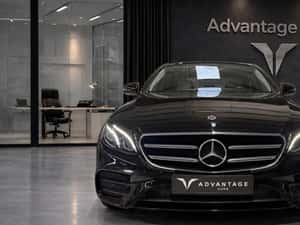 Mercedes-Benz E 200 d - Echipat cu pachet exterior AMG Line — miniatura 2