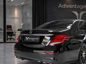 Mercedes-Benz E 200 d - Echipat cu pachet exterior AMG Line — miniatura 5