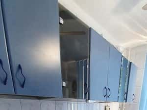 Proprietar inchiriez apt 3 camere mobilat, renovat, anvelopat — miniatura 3