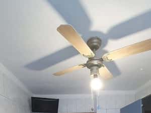 Proprietar inchiriez apt 3 camere mobilat, renovat, anvelopat — miniatura 4