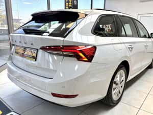 SKODA OCTAVIA IV BREAK 2.0D | 2021-12 | Virtual | Navi | Cristal Led |  212.000 Km — miniatura 4