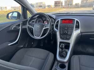 Opel Astra J 2.0 Diesel *2011* 188.000km / volanta + distributie Noi — miniatura 5