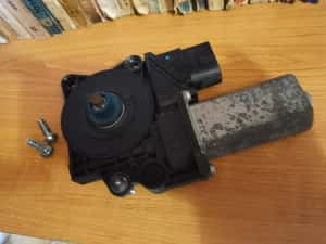 Motoraș macara ușa spate bmw e90 — miniatura 3