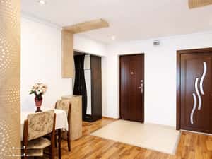 Proprietar Petrosani apartament MODERN cu CENTRALA RENOVAT etaj2 DECOM — miniatura 2