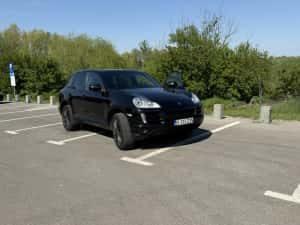Porsche cayenne shadow black