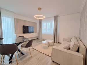 Apartament mobilat lux, la cheie, parcare Floresti zona Terra — miniatura 3