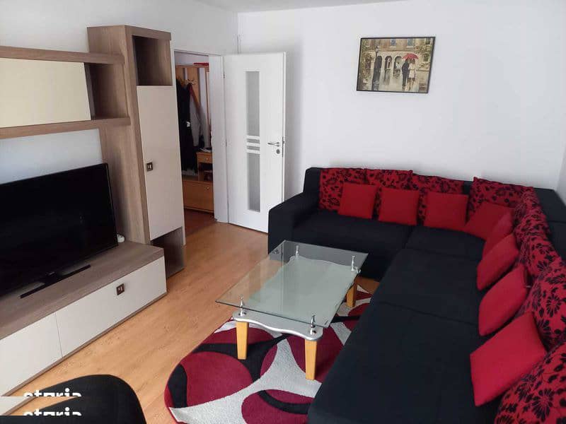 Inchiriez apartament 2 camere, 50mp, decomandat pe strada Meteor — fotografie 1 din 6