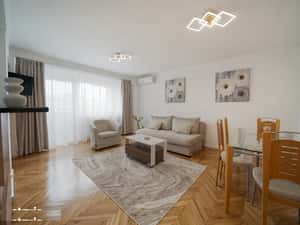 Unirii, Bulevard vedere fantani, ap 2 cam, deosebit, totul atent ales — miniatura 1