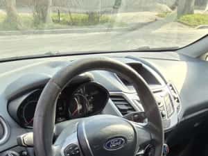 Vând Ford Fiesta 2010 — miniatura 3