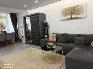 Se propune spre vânzare apartament 3 camere zona centrală! — miniatura 2