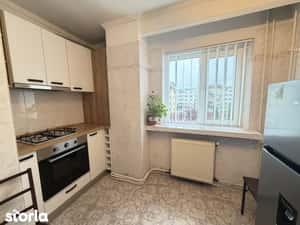 Chirie apartament 3 camere Mioveni, Centru, Et3, 2 balcaone,Bld. Dacia — miniatura 4