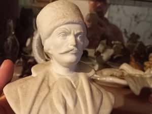 Vand ieftin tot felul de bibelouri