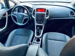 Vand Opel Astra J 2012 Diesel 1700 cmc Neavariata — miniatura 5