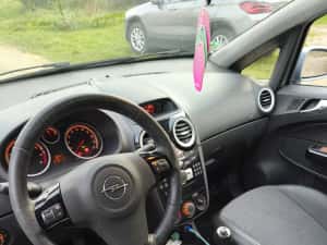 Vand Opel Corsa D 2008 Benzina 1199 cmc Neavariata — miniatura 4