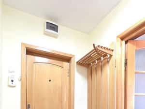 Apartament cu 3 camere, etaj 4, mobilat, zona CENTRU - BUIUM — miniatura 3