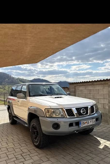 Vând Nissan Patrol 3.0 comorail 2009 — fotografie 1 din 10