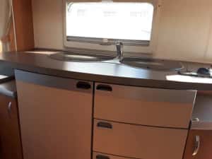 Vând rulota Hobby cu două spatii de dormit — miniatura 7