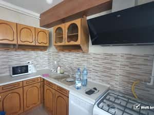 Apartament trei camere, semidecomandat, mobilat, zona BMW — miniatura 4
