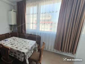 Apartament trei camere, semidecomandat, mobilat, zona BMW — miniatura 5