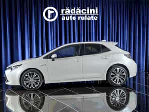Toyota Corolla Automată 89 HP Benzină — miniatura 6