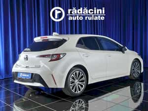 Toyota Corolla Automată 89 HP Benzină — miniatura 7