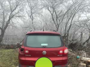 Dezmembrez Volkswagen tiguan 4x4 motor 2.0 tdi — miniatura 2
