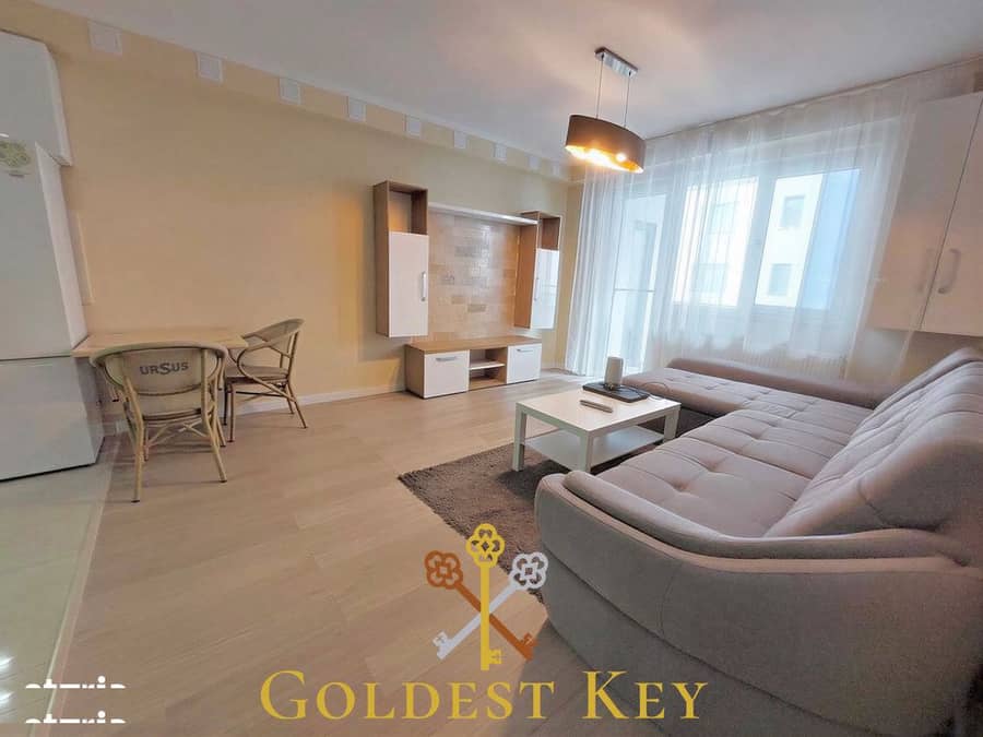Apartament generos cu 2 camere si balcon - zona VIVO — fotografie 1 din 6