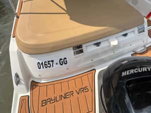 Barca bayliner  vr5 — miniatura 3