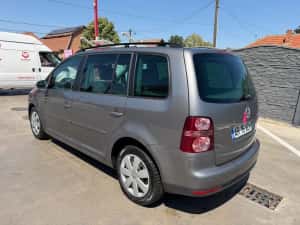 VW Touran 2.0 TDI 2008 — miniatura 4