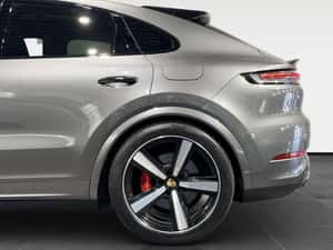 Porsche Cayenne Hibrid 740 cp 2024 — miniatura 6