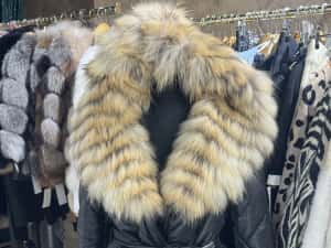 Geaca din fas cu blana de raton 1400 lei — miniatura 6