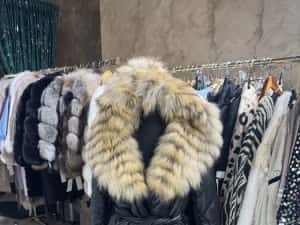 Geaca din fas cu blana de raton 1400 lei — miniatura 8