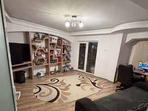 De vânzare apartament 3 camere, parter, str. Belsugului — miniatura 2