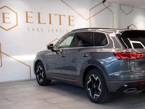 Volkswagen Touareg R-Line Automată 286 HP Diesel — miniatura 6