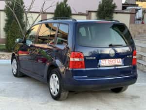 Volkswagen Touran 2.0TDI-7 Locuri — miniatura 4