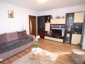 Apartament 2 camere mobilat utilat complet ,parcare Astra Saturn — miniatura 5