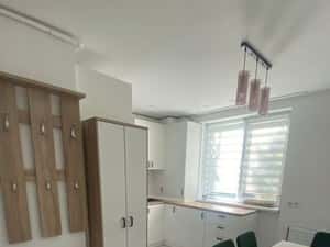 Inchiriez apartament 2 camere - str. Bizusa, etaj intermedisr — miniatura 2