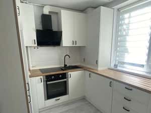 Inchiriez apartament 2 camere - str. Bizusa, etaj intermedisr — miniatura 3