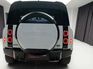 Land Rover Defender 2022, SUV hibrid, 39.926 km — miniatura 5