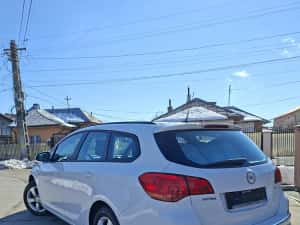 Opel Astra j Facelift 2013 — miniatura 4