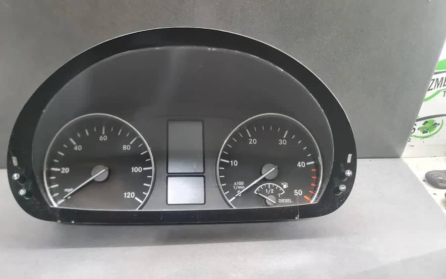 Ceasuri bord A 906 900 28 00 Mercedes-Benz Sprinter 2010 — fotografie 1 din 10