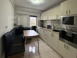 Apartament 3 camere, decomandat, Zona Centrala — miniatura 3