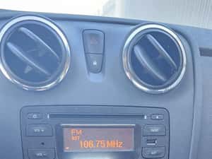 Dacia Logan Manuală 73 HP Benzină - 2015 — miniatura 5