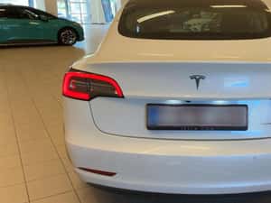 Tesla Model 3 AWD 4x4 Pompa Caldura 2021 — miniatura 4