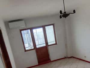 2 Camere Decomandat Zona Crangasi — miniatura 2