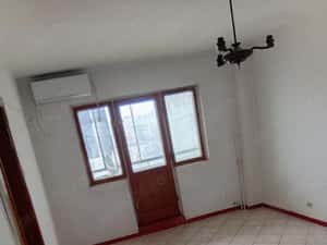 2 Camere Decomandat Zona Crangasi — miniatura 6