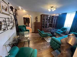 Apartament cu 3 camere complet renovat et.8 ! — miniatura 3
