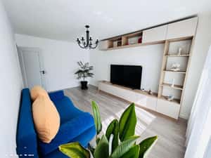 Ofer spre închiriere apartament 2 camere,Casa de Cultura